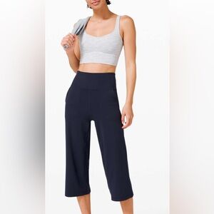 *****Lululemon *****Align Navy Wide-Leg Crop 23’